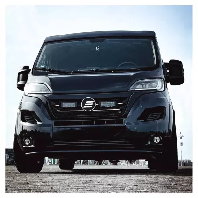 Fiat Ducato 8 (2022 < ) - dedykowany zestaw lamp LP-TRX3-7E z mocowaniem na atrapie chłodnicy