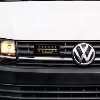 VW T6 Transporter - dedykowany zestaw lamp LP-TRX3-7E z mocowaniem na atrapie chłodnicy - 3