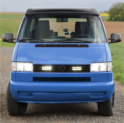 VW T4 Long - dedykowany zestaw lamp LP-TRX3-7E z mocowaniem na atrapie chłodnicy